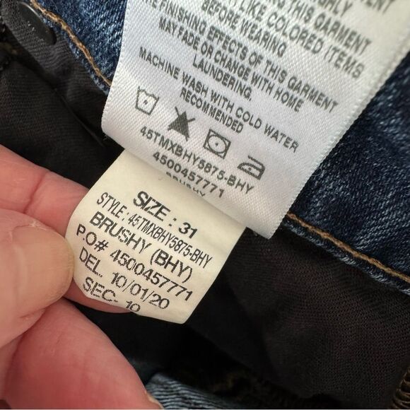 Joe's Jeans Distressed Boyfriend Slim Ankle in Brushy Wash Size 31 - Picture 8 of 8